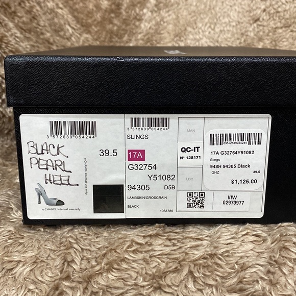 CHANEL Lambskin black pearl heels - Picture 8 of 8